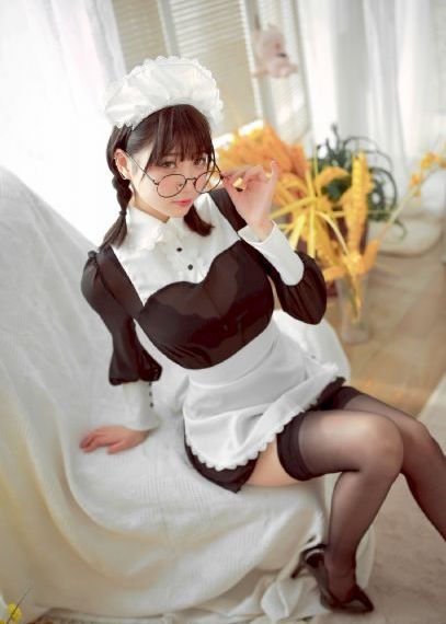 从吊带伸进去揉她小奶小说_高清直播在线观看